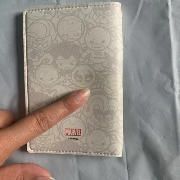 Marvel superhero  travel wallet - Picture 4 of 9